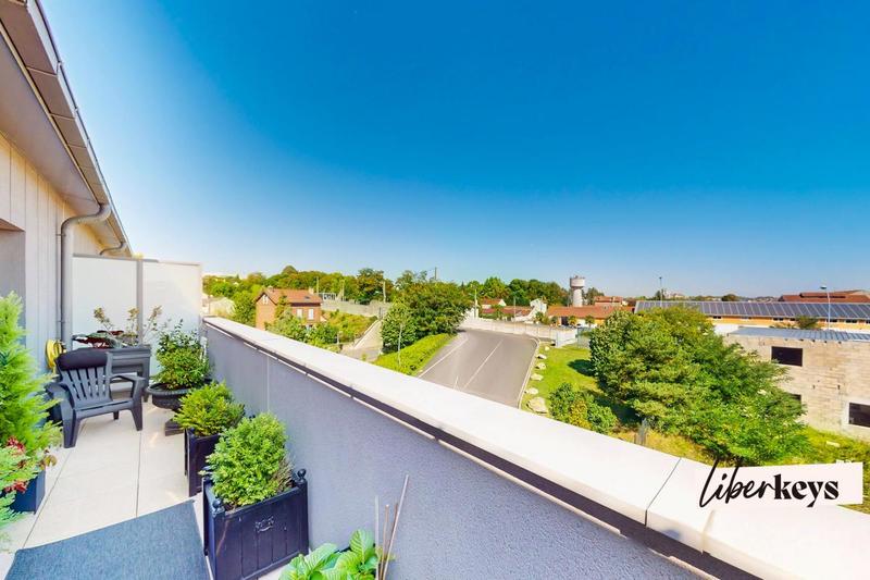 Appartement - 90 m² - 4 pièces