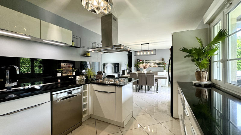 Maison - 110 m² - 5 pièces