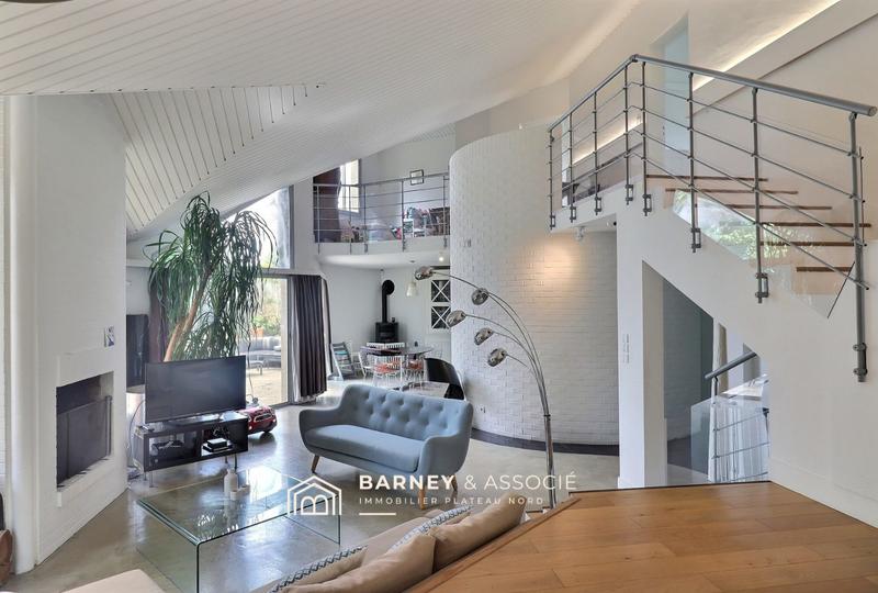 Maison contemporaine - 260 m² - 7 pièces