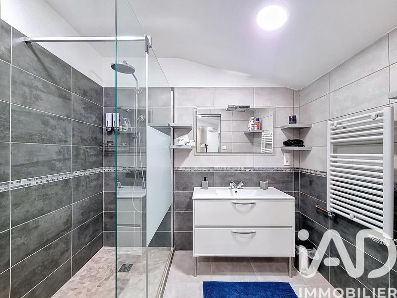 Maison de village - 300 m² - 8 pièces