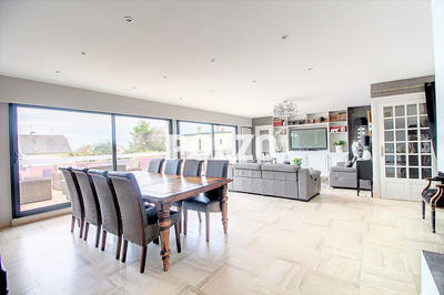 Maison - 286 m² - 7 pièces