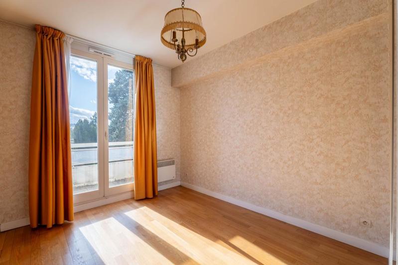 Appartement - 167 m² - 6 pièces