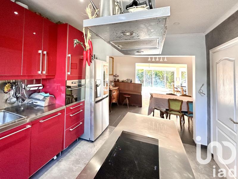 Maison - 200 m² - 8 pièces