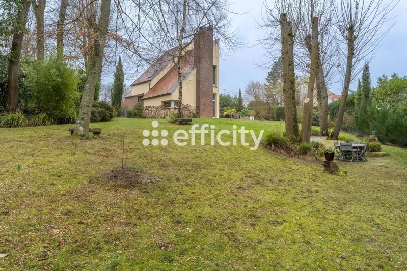 Maison - 205 m² - 7 pièces