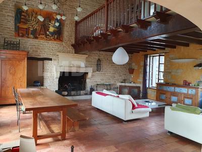 Maison en pierre - 213 m² - 8 pièces