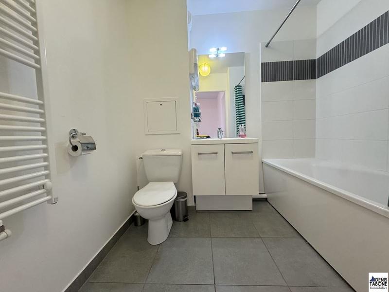 Maison traditionnelle - 82 m² - 5 pièces