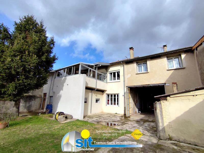 Maison - 247 m² - 10 pièces