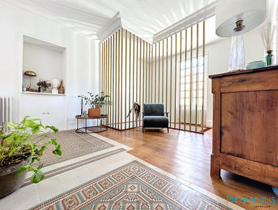 Maison - 300 m² - 8 pièces