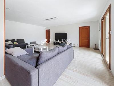 Maison - 268 m² - 11 pièces