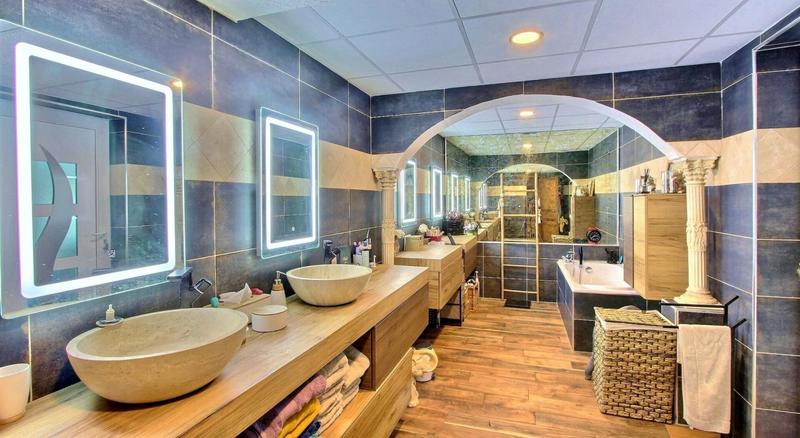 Villa - 185 m² - 6 pièces