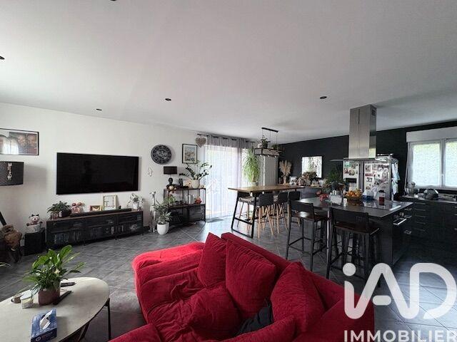 Maison - 93 m² - 4 pièces