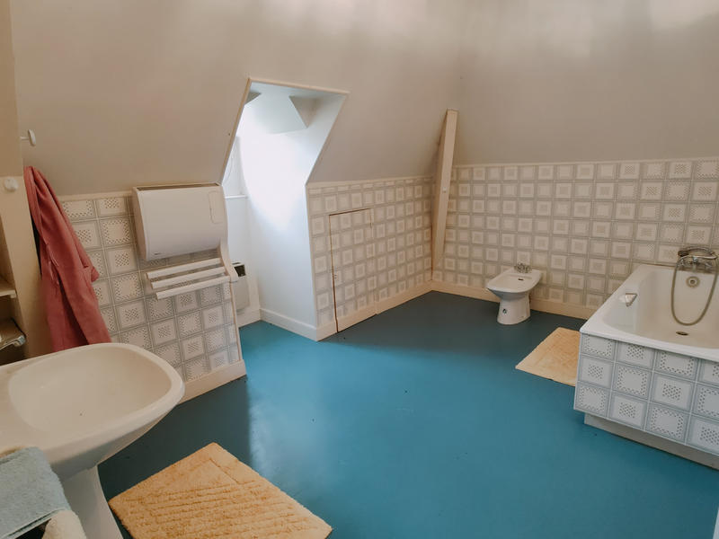 Maison - 279 m² - 8 pièces