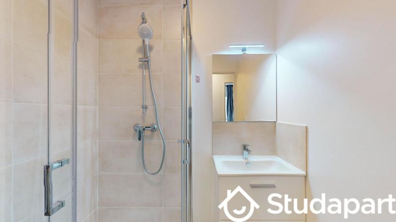 Chambre - 9 m² - 1 pièce