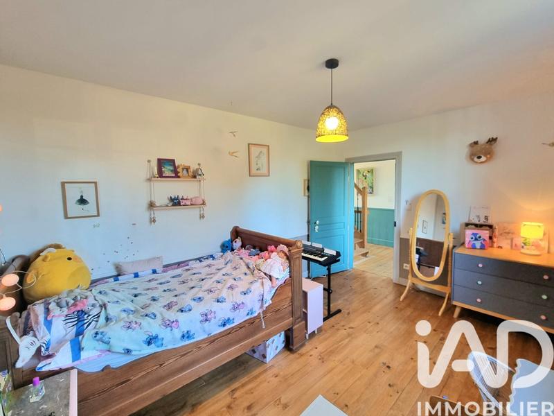 Maison - 200 m² - 10 pièces