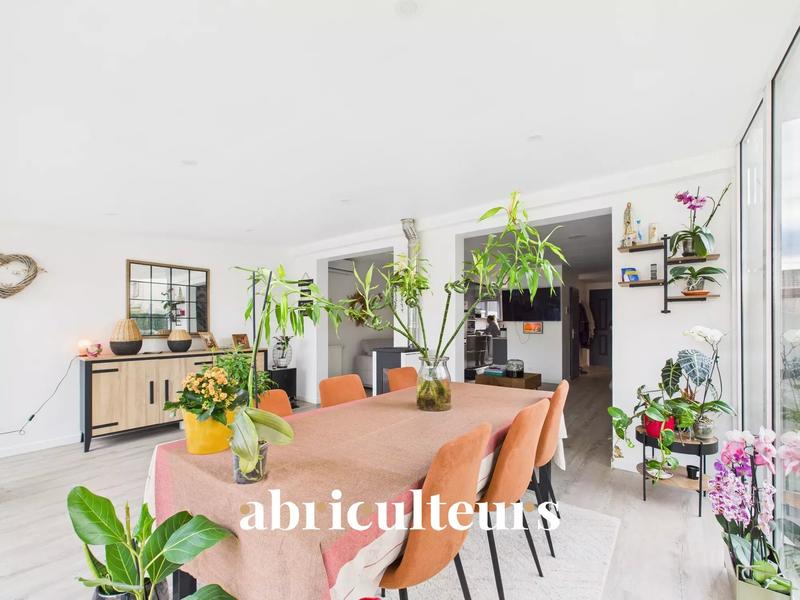 Maison - 100 m² - 6 pièces