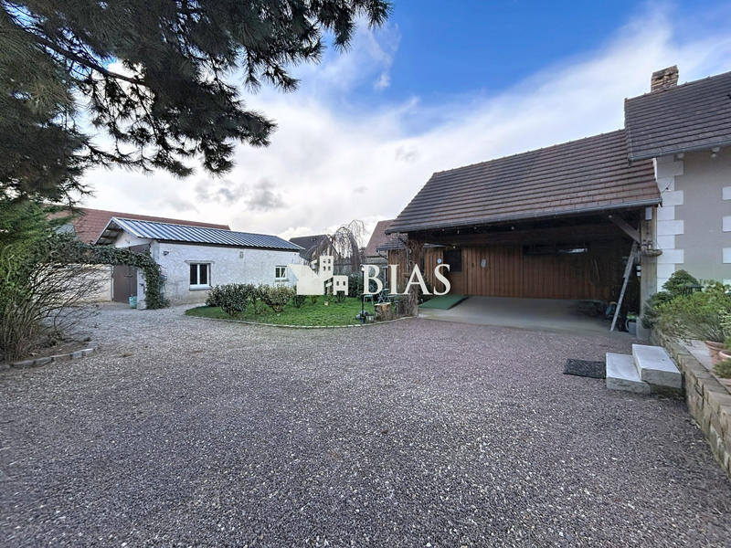 Maison - 300 m² - 7 pièces