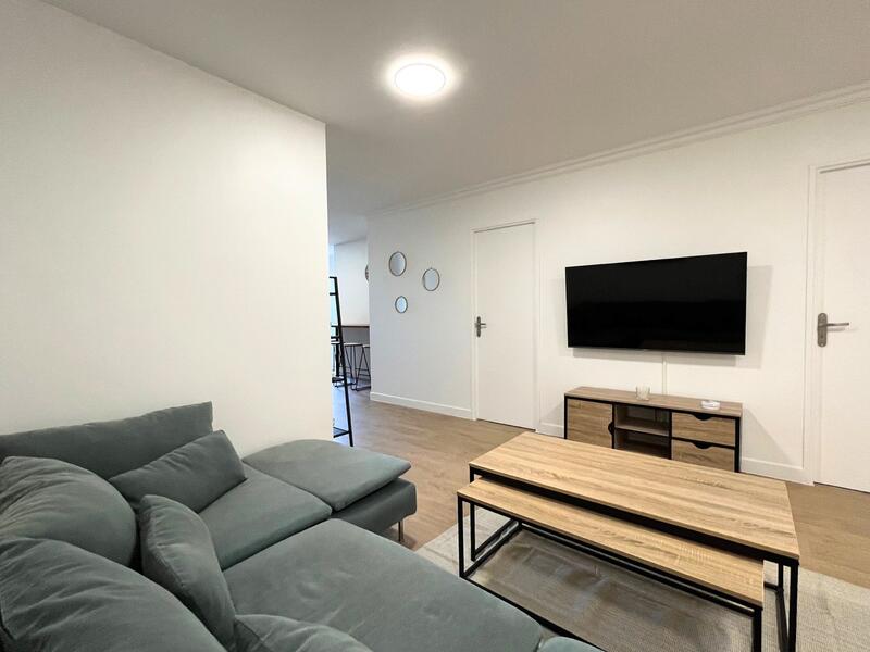 Appartement - 90 m² - 6 pièces