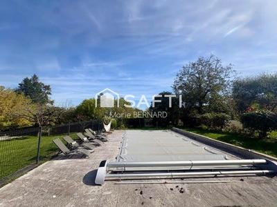 Maison - 251 m² - 9 pièces