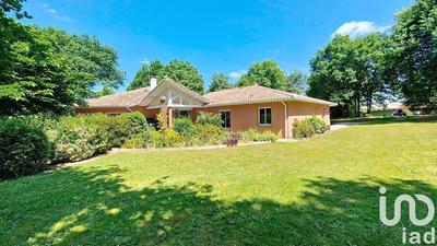 Maison - 217 m² - 6 pièces