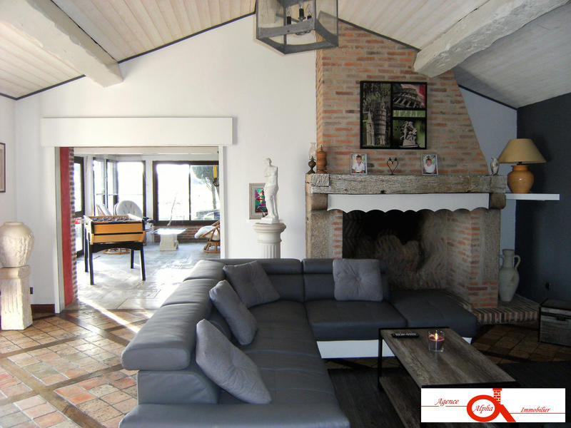 Maison ancienne - 310 m² - 10 pièces