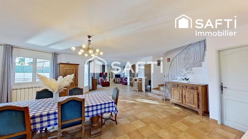 Maison - 205 m² - 8 pièces