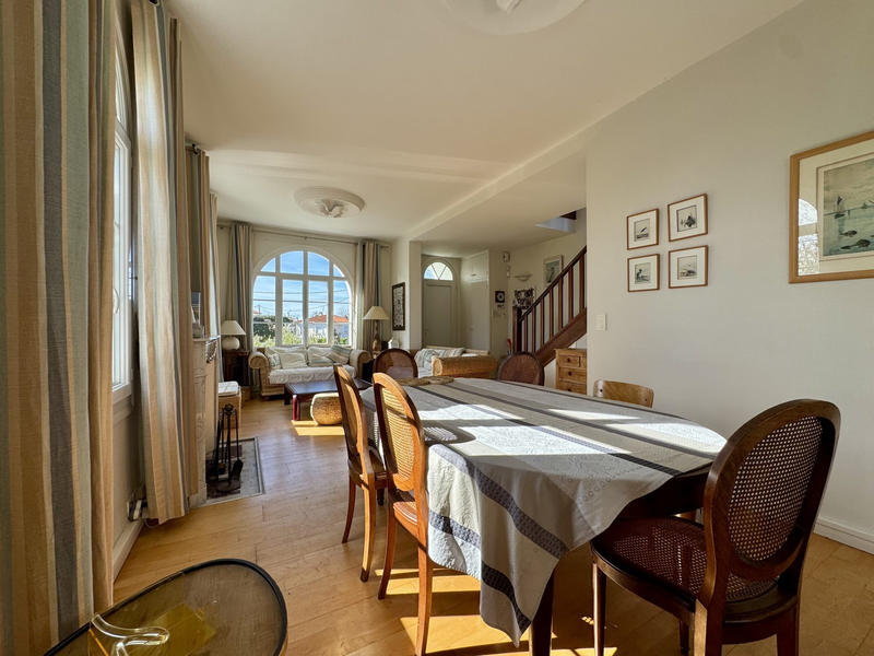 Villa - 160 m² - 6 pièces