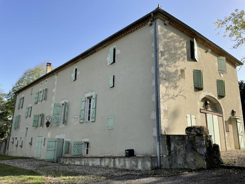 Maison - 550 m² - 18 pièces