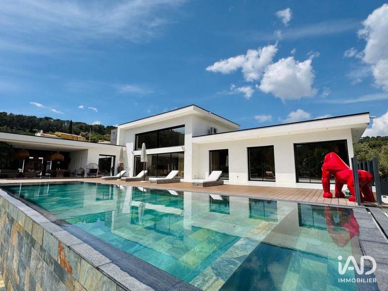 Maison - 200 m² - 6 pièces