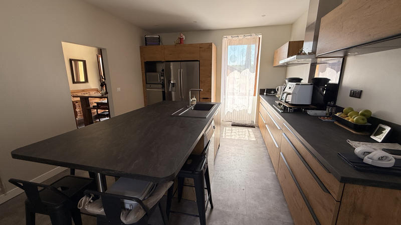 Maison - 199 m² - 10 pièces