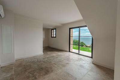 Villa - 182 m² - 6 pièces