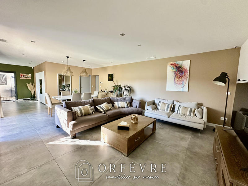 Maison - 180 m² - 6 pièces