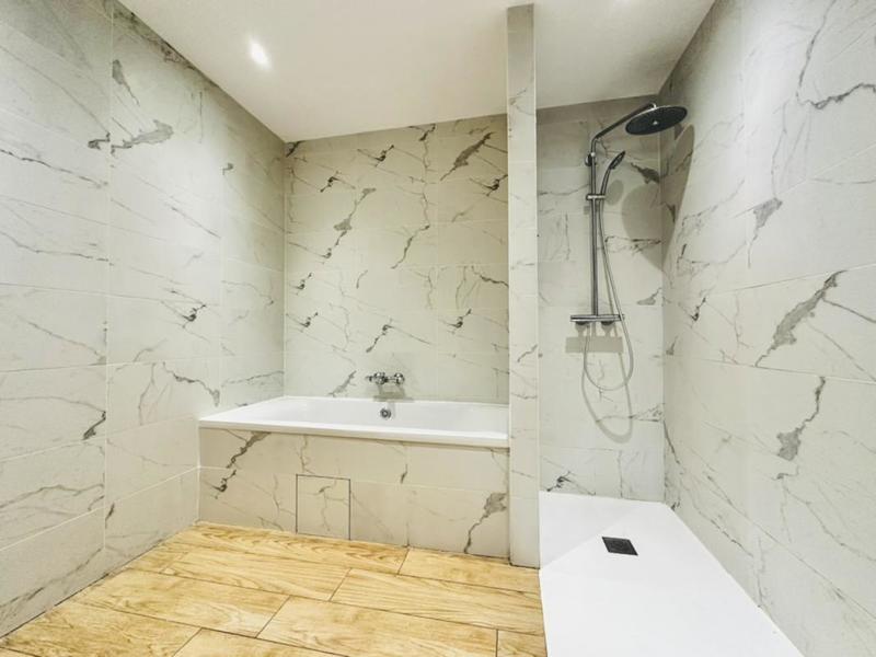 Pavillon - 136 m² - 7 pièces