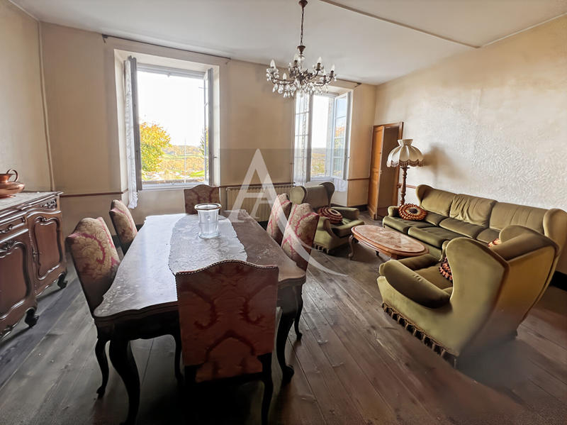 Maison - 250 m² - 9 pièces