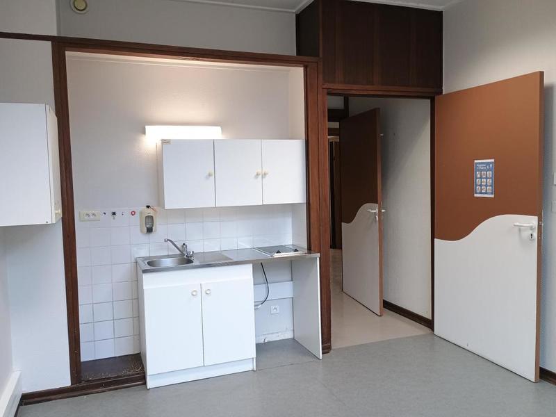 Bureau - 238 m² - 8 pièces