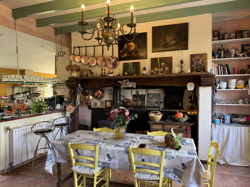 Maison - 322 m² - 18 pièces