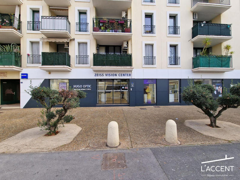 Local commercial - 206 m² - 5 pièces