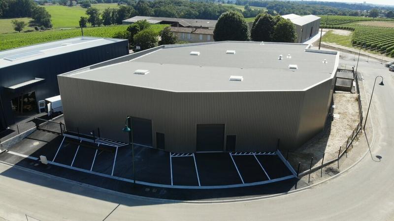 Local d'activité / Entrepôt - 860 m²