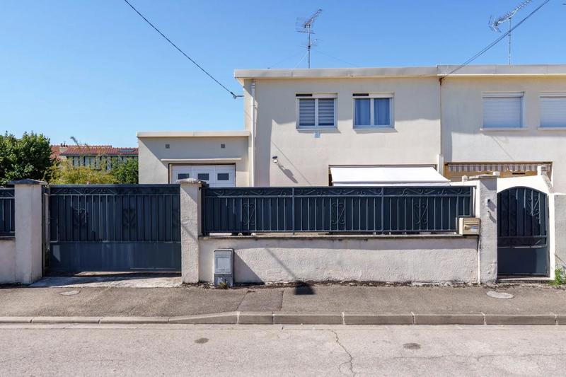 Maison - 150 m² - 5 pièces