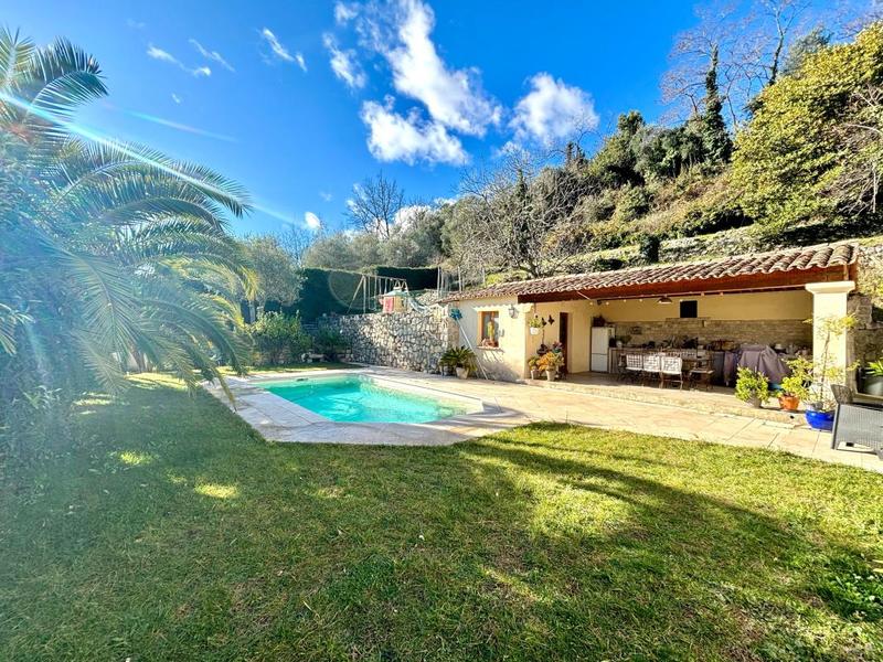 Maison - 102 m² - 4 pièces