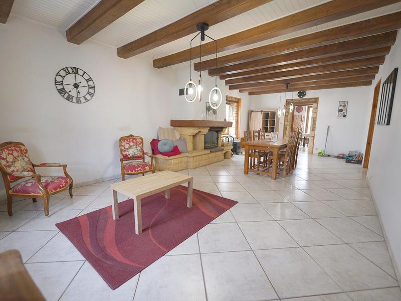 Maison - 250 m² - 8 pièces