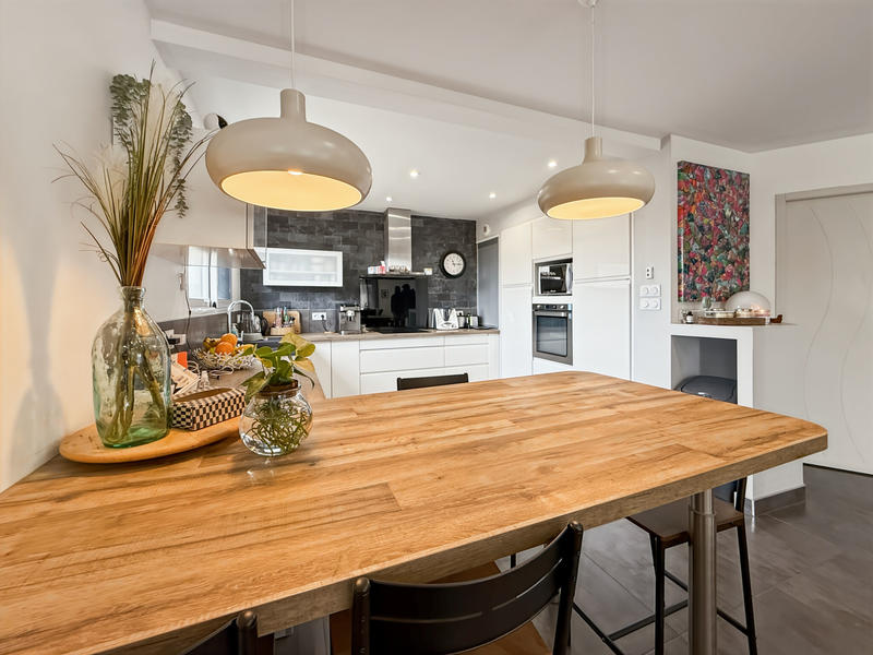 Maison - 180 m² - 6 pièces