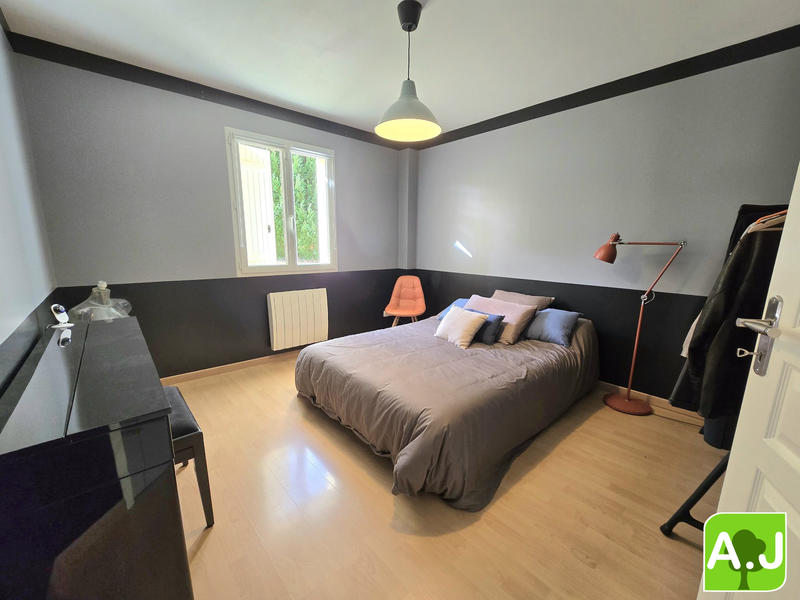 Maison - 90 m² - 5 pièces