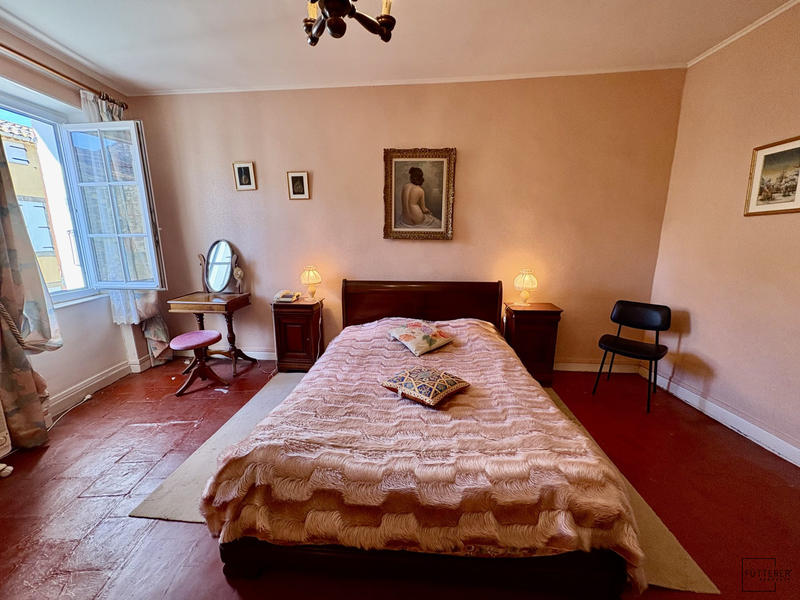 Maison ancienne - 262 m² - 8 pièces