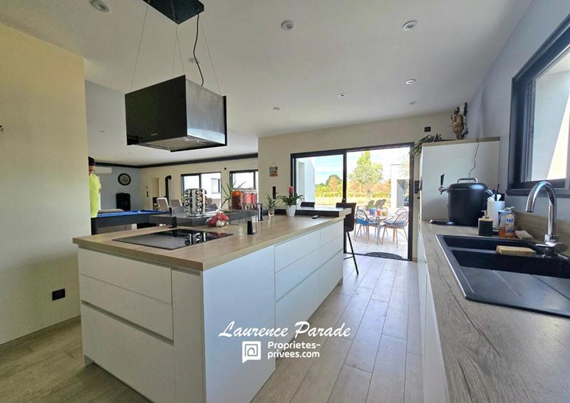 Maison - 194 m² - 6 pièces