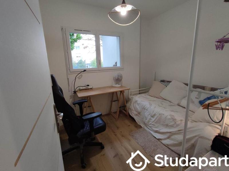 Chambre - 9 m² - 1 pièce