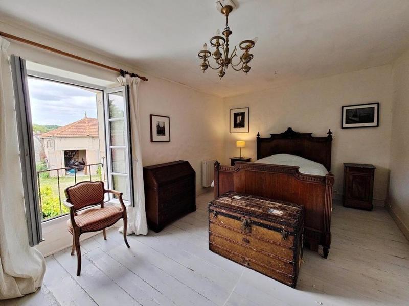 Maison - 281 m² - 8 pièces