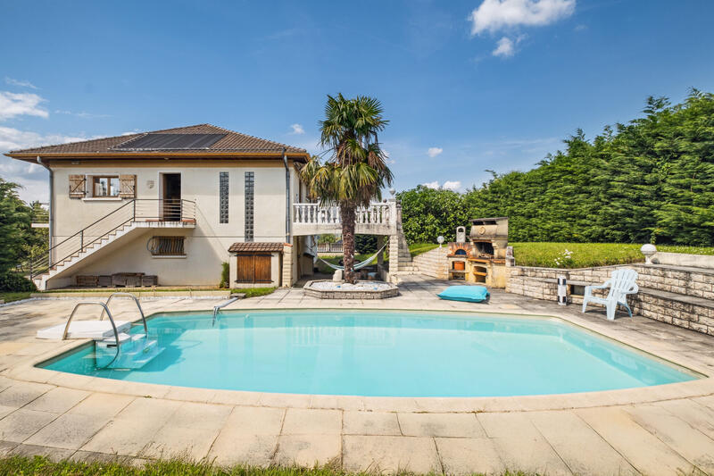 Maison - 150 m² - 6 pièces