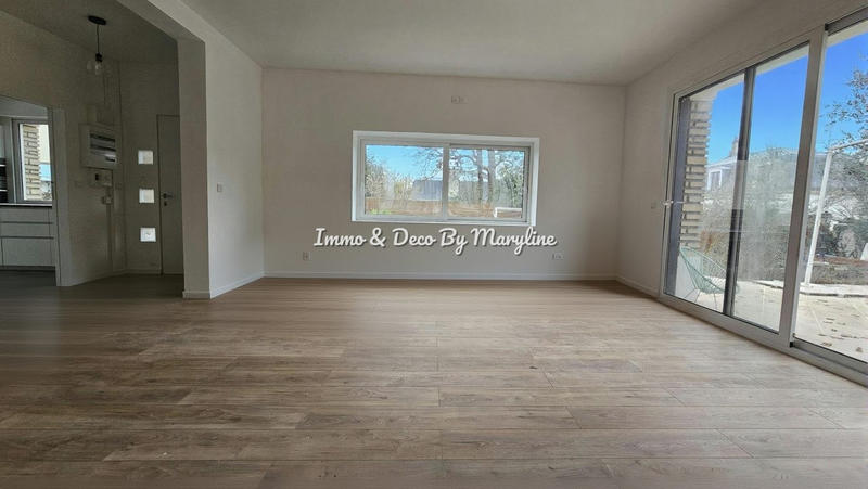 Maison - 240 m² - 6 pièces