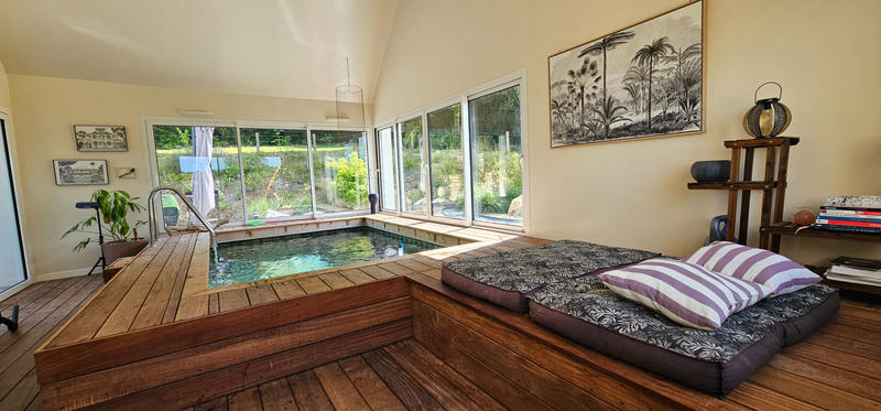 Maison - 216 m² - 8 pièces