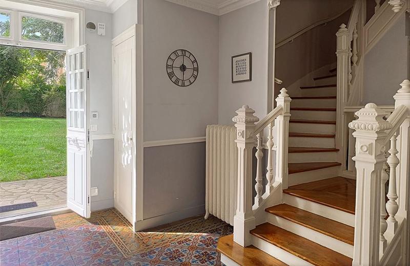 Maison - 300 m² - 12 pièces